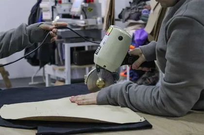 Cómo el trabajo cooperativo busca reducir la reincidencia en Argentina